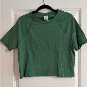 PINK VICTORIA’S SECRET Green Cropped T-Shirt